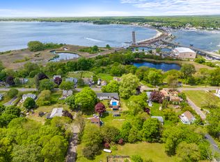 42 Millstone Rd W, Waterford, CT 06385