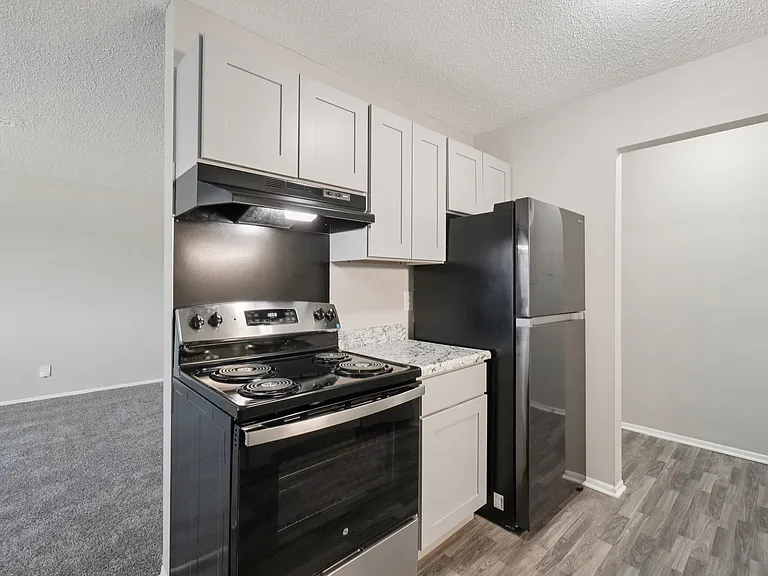 Rochester Square Apartments — Photo 5