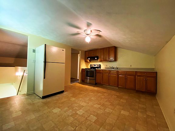 3rd image of 2208 Stuarts Draft Hwy APT 201