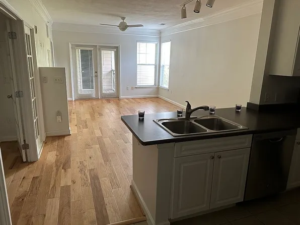 501 Hungerford Dr #472, Rockville, MD 20850