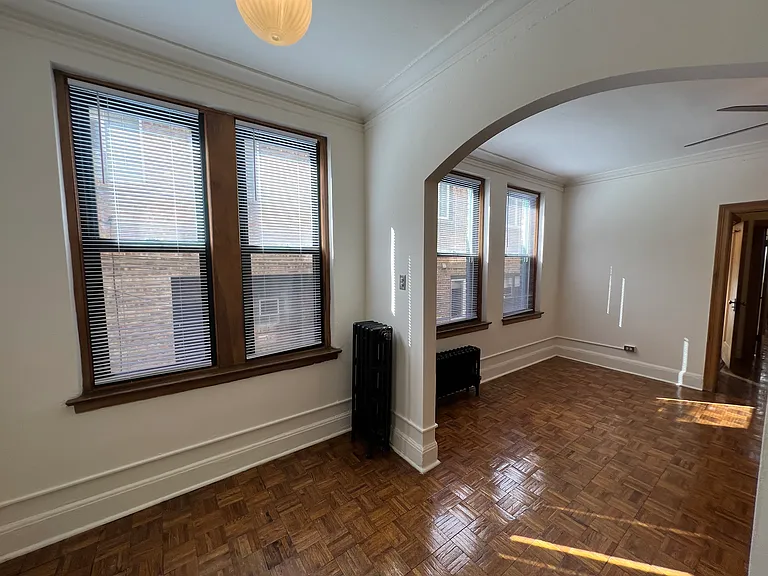 431 West Roscoe Street — Photo 24
