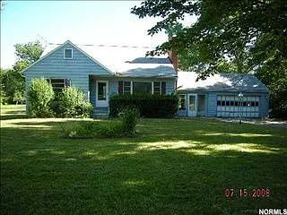 26350 Pettibone Rd photo 1