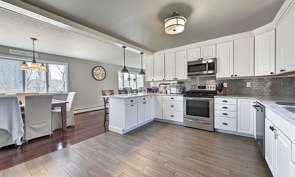 21 Pillsbury St, MA 01833 Zillow