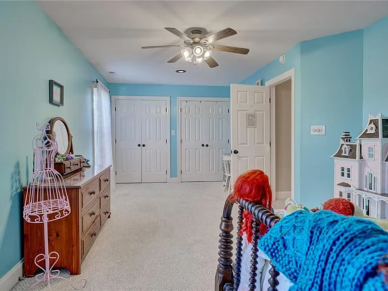12325 Six Ponds Ln — Photo 8