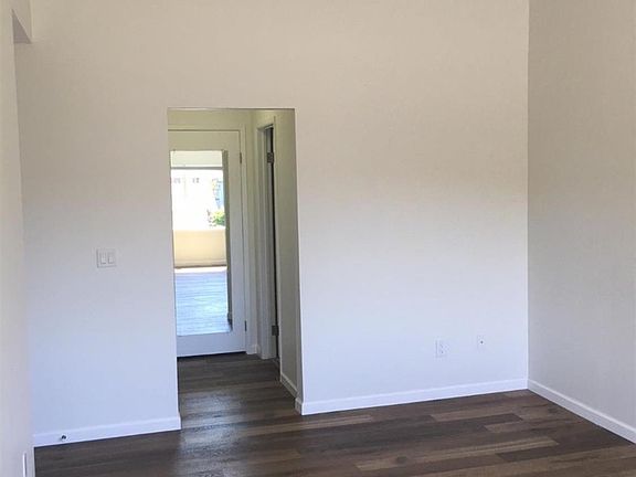 4th image of 6820 Avenida Cala