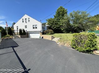5769 Amboy Rd, Staten Island, NY 10309