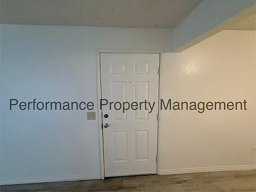 Crest View Apartments Photo 1