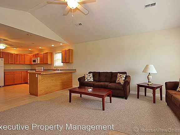 5th image of 2966 Shamrock Cir