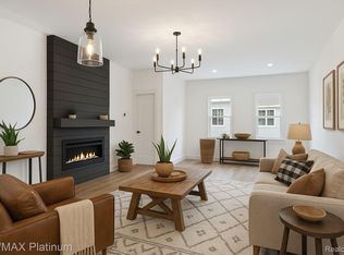 1685 Pinecroft Ln, Howell, MI 48855