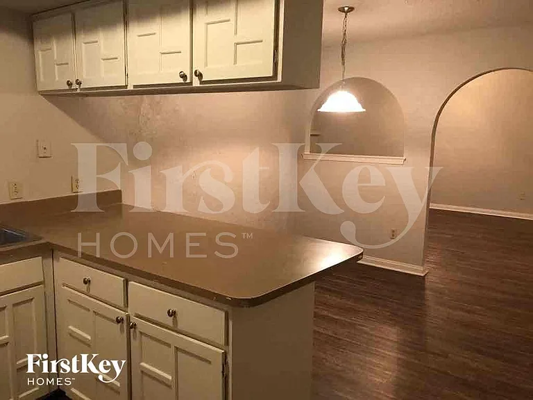 732 NW Ann Lois Ln — Photo 7