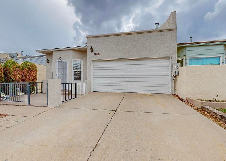 1st image of 6913 Black Pine Pl NE