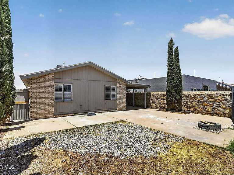 9128 Bur Oak Cir — Photo 28
