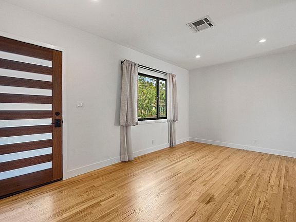 3rd image of 654 Ozone St #654