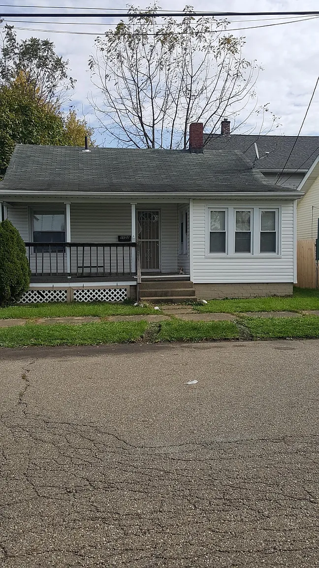 1152 Smith Ave SW photo 1