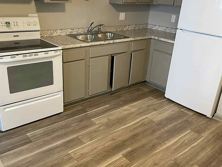 1195 NW Aurora Ave — Photo 3