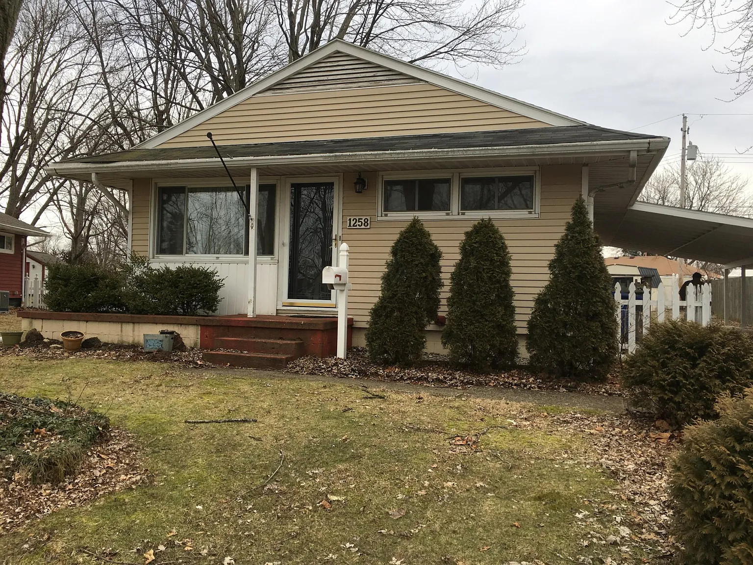1258 Thurston Dr photo 1