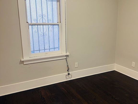 4th image of 1106 E 1st St #1106