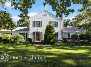 158 S Country Rd, Remsenburg, NY 11960