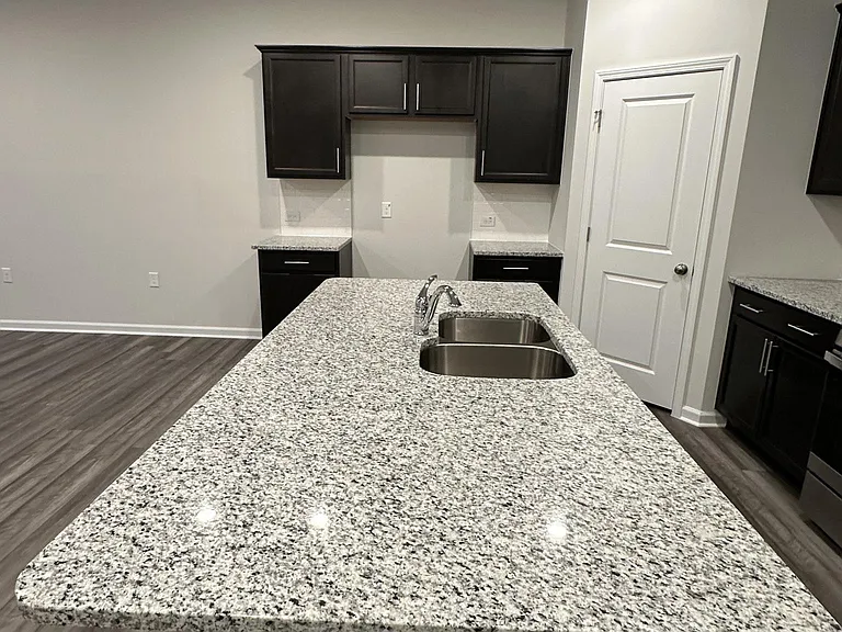 2232 Kasota Ln — Photo 7