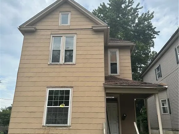 1615 Jules St, Saint Joseph, MO 64501