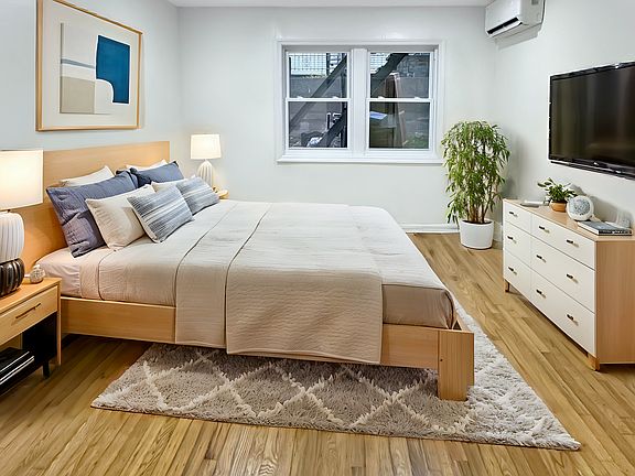 4th image of 2734 Morgan Ave #1LL