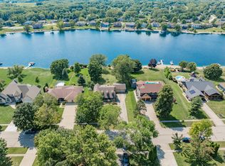 422 San Carlos Rd, Minooka, IL 60447