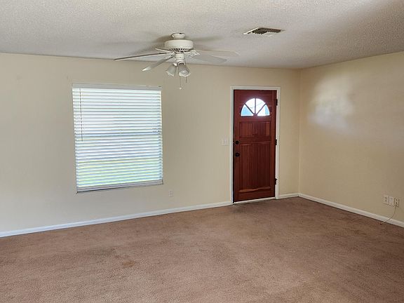 4th image of 566 NW Marion Avenue