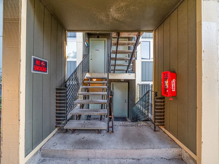 8332 SW 21st Ave — Photo 28