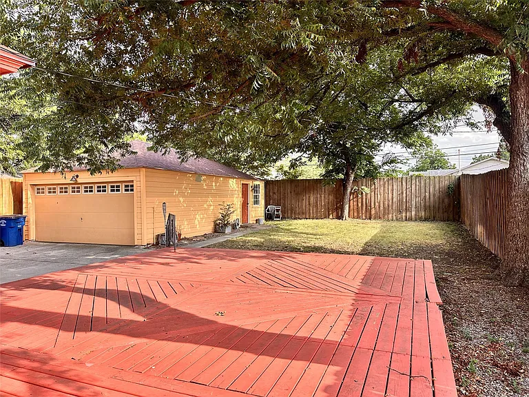 2222 Carnes St — Photo 31