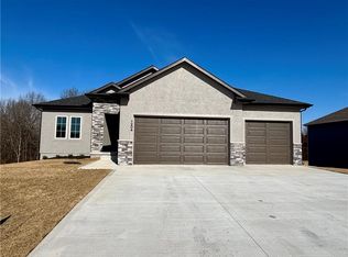 1204 NW 5th St, Oak Grove, MO 64075