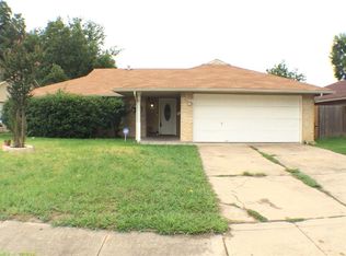 409 W Grenoble Dr, Grand Prairie, TX 75052