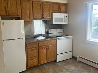 1430 E Ave Ne #8, Cedar Rapids, IA 52402