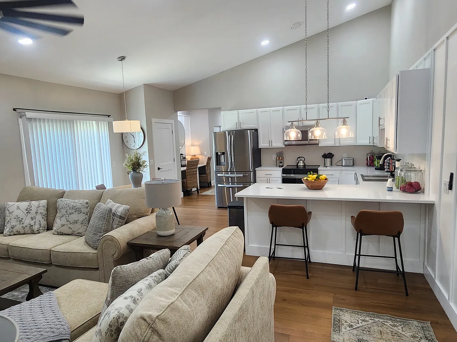 3 bed, 1800 sqft, $2,100 — Photo 2