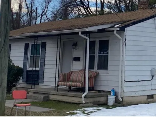 307 N West Ave, Blackstone, VA 23824