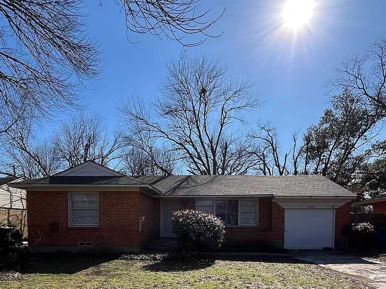 2340 San Marcus Ave — Photo 1