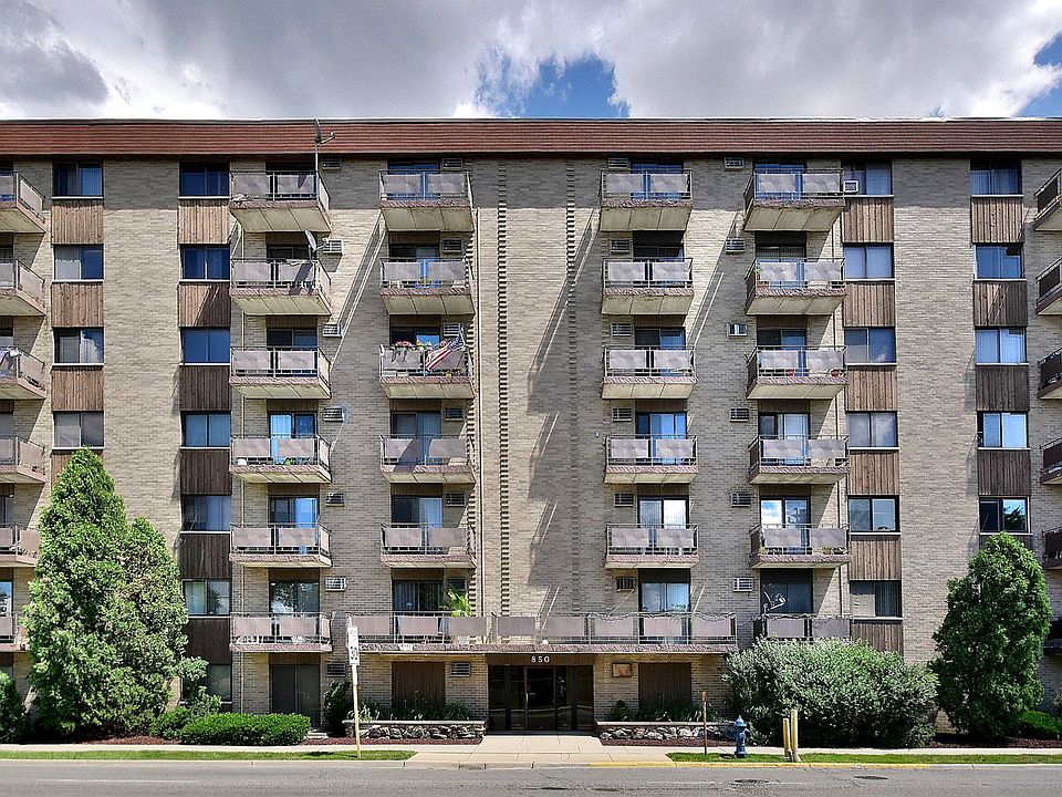 1st image of 850 Des Plaines Ave APT 702