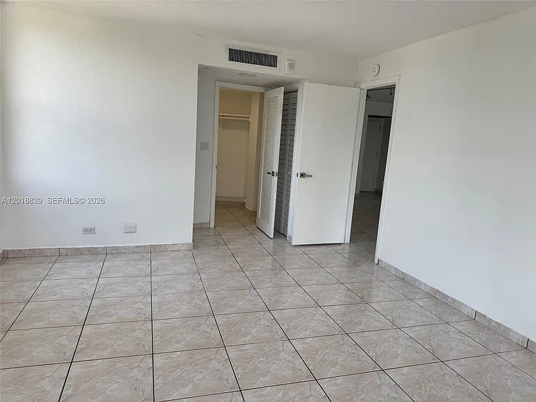 6039 Collins Ave #537 — Photo 18