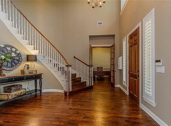 2nd image of 1592 Bowie Ln