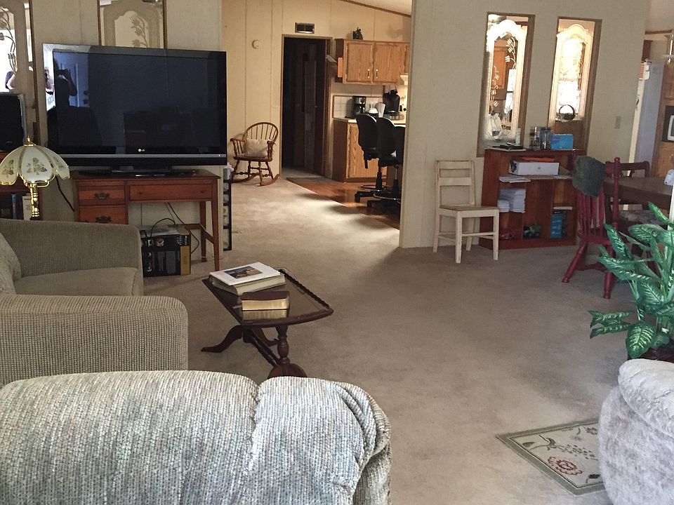 2nd image of 2504 Allis St