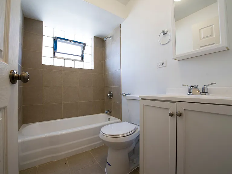 6618 S Wabash Ave — Photo 11