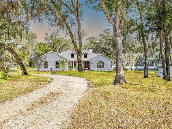 108 Darkwater Lake Rd, Hawthorne, FL 32640