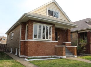 4945 W Oakdale Ave, Chicago, IL 60641