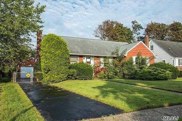 2nd image of 1150 Logan Rd