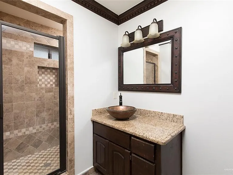208 Thornwood Loop — Photo 10