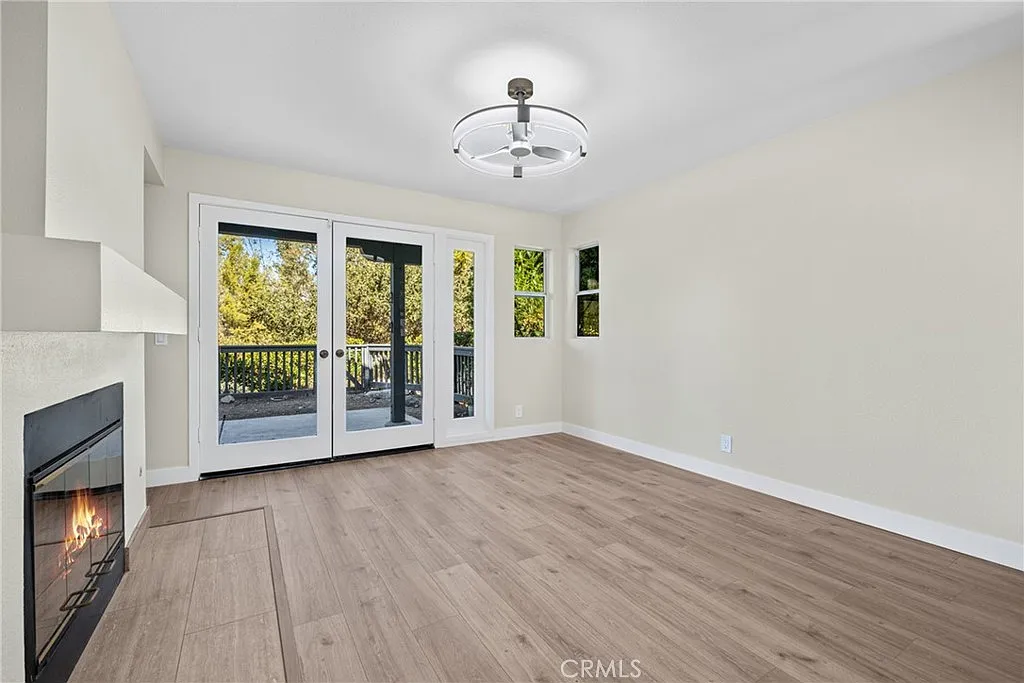 2 bed, 1024 sqft, $3,350 — Photo 2