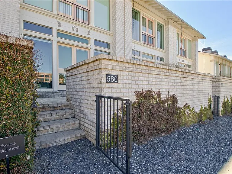 580 Heatherden Ave — Photo 40