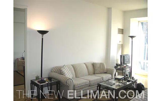 Rented by Douglas Elliman | media 36