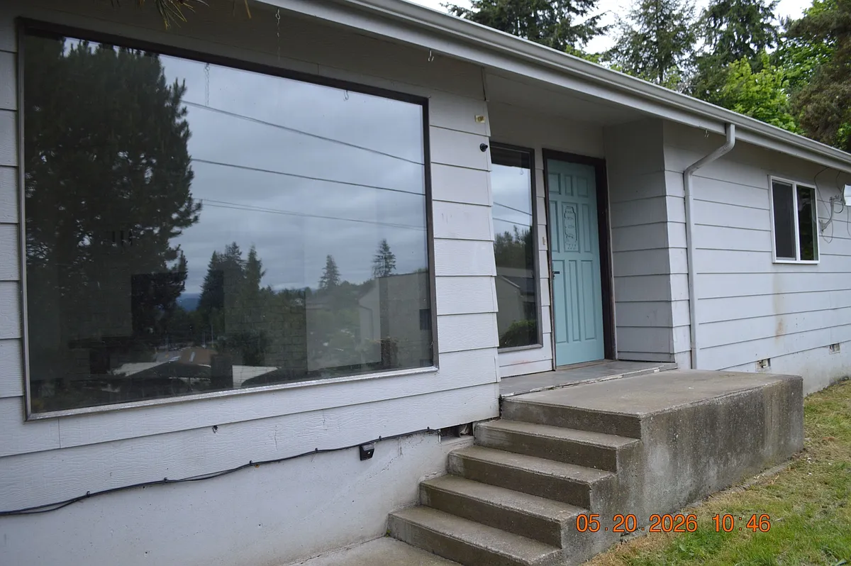 Building Photo - 215 SW 3rd St