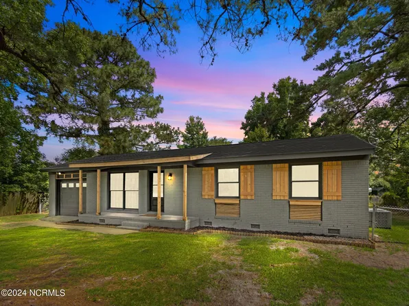 3 Collins Drive, Midway Park, NC 28544