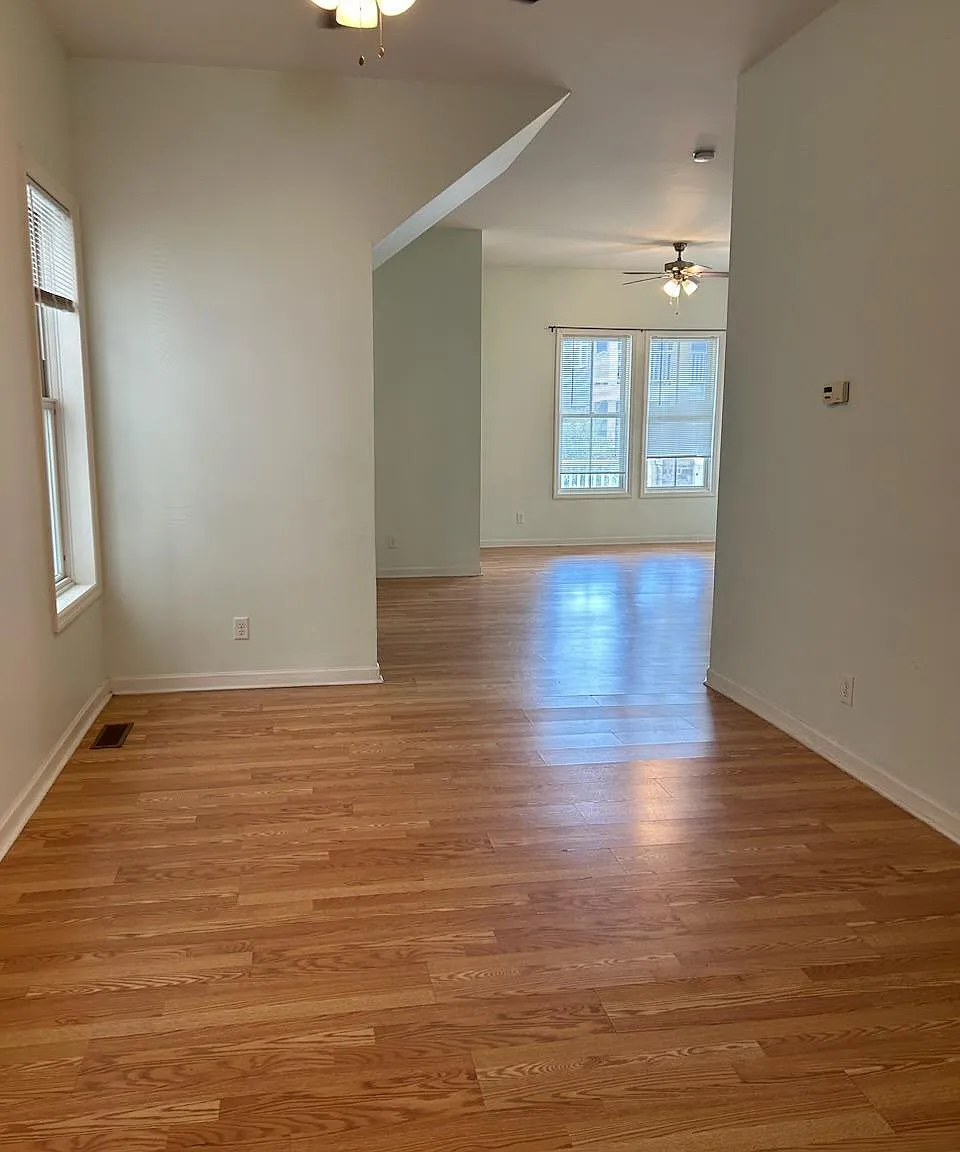 2 bed, 1128 sqft, $1,800 — Photo 4